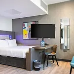 Roomzzz Manchester Victoria