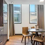 Roomzzz Manchester Victoria