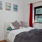 Lovely 2 Bedroom Flat 5 Min To City Centre With Parking