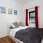 Lovely 2 Bedroom Flat 5 Min To City Centre With Parking