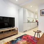 Super 2 Bed Apartment Close To Victoria Station