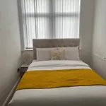 Charming 1 Bedroom Apartment In The Heart Of Manchester Close To Manchester City Centre And Etihad Stadium
