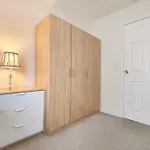The Bushmoor - Spacious Holiday Townhouse 10 Minutes To City Centre Free Parking