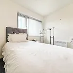 Rusholme Apartment - Sleeps 4