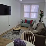 Affordably Elegant Apartments Close To Coop Live, Etihad Stadium And Manchester City Centre