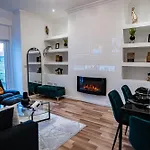 Manchester - 4 Beds - Sleeps 7 - Street Parking