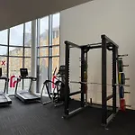 Cozy 1-Bed Escape Close To Arndale, Spinningfields, Old Trafford, Etihad & Mediacityuk, Sleeps 4, Netflix, Gym, Nespresso, Balcony, Perfect For Work, Leisure Long & Short Stays!