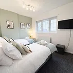 Cozy 2 Bed - Free Parking, Great Location By Vista Stays Short Lets Manchester