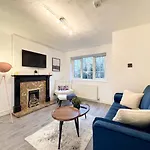 Cozy 2 Bed - Free Parking, Great Location By Vista Stays Short Lets Manchester
