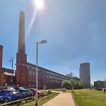 Pass The Keys Modern 2 Bed Apartment City Centre Parking