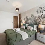 The Artist Abode In Central Manchester - Parking
