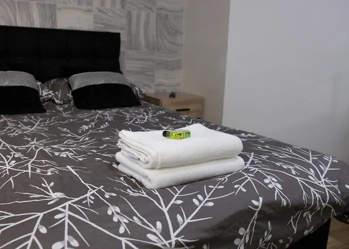 Hills View Apartments