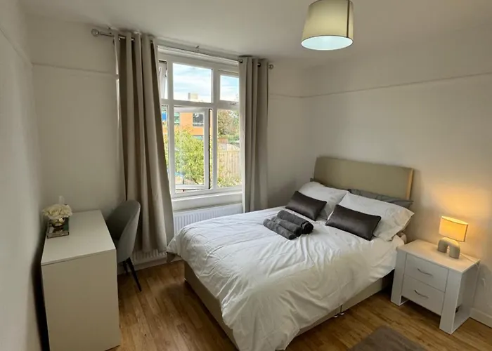 Elegant Estates Humble Abode Room 6