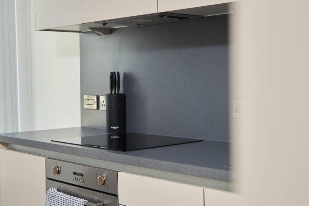 The Artist Abode In - Parking Apartment Manchester