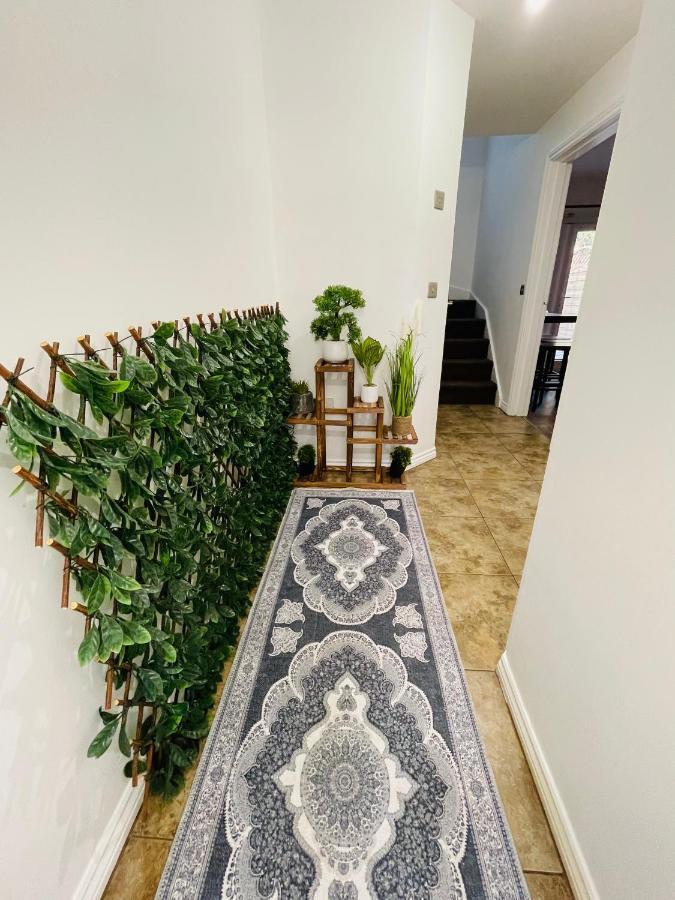 Holiday home Watan - Spacious 3 Bedrooms Entire House With Beautiful Outdoor Garden *