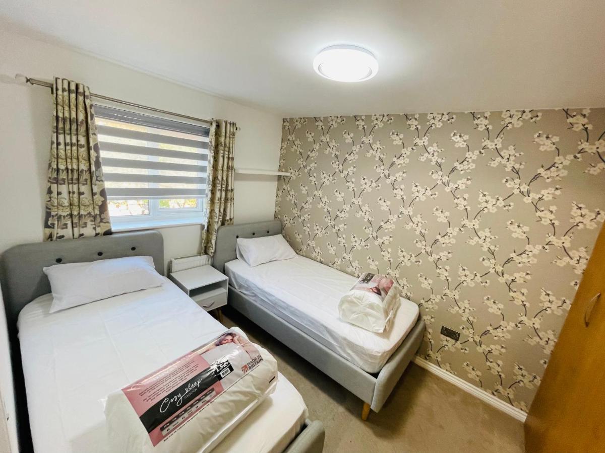 Holiday home Watan - Spacious 3 Bedrooms Entire House With Beautiful Outdoor Garden