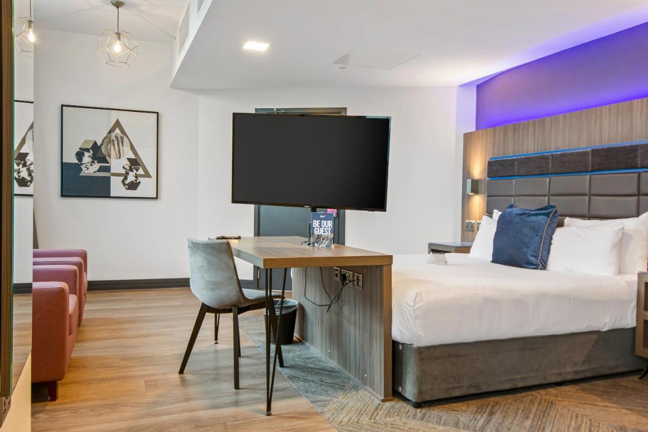 Aparthotel Roomzzz Victoria