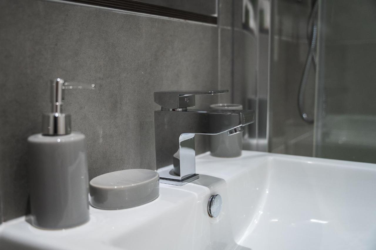 Apartment Modern 1-bed - Centre - Free Wi-fi - New - *