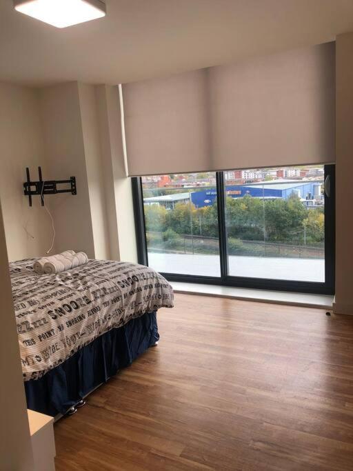 Appartement Amazing 3 Bed Penthouse With Large Balcony *