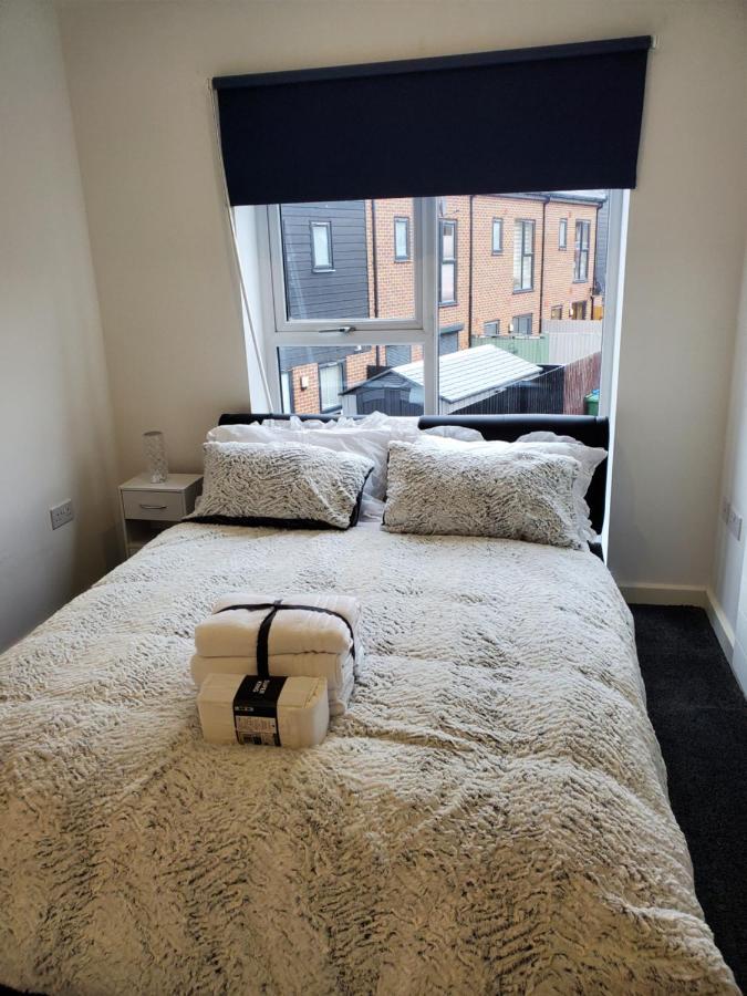 Beautiful & Elegant 2 Bed House Apartment Manchester