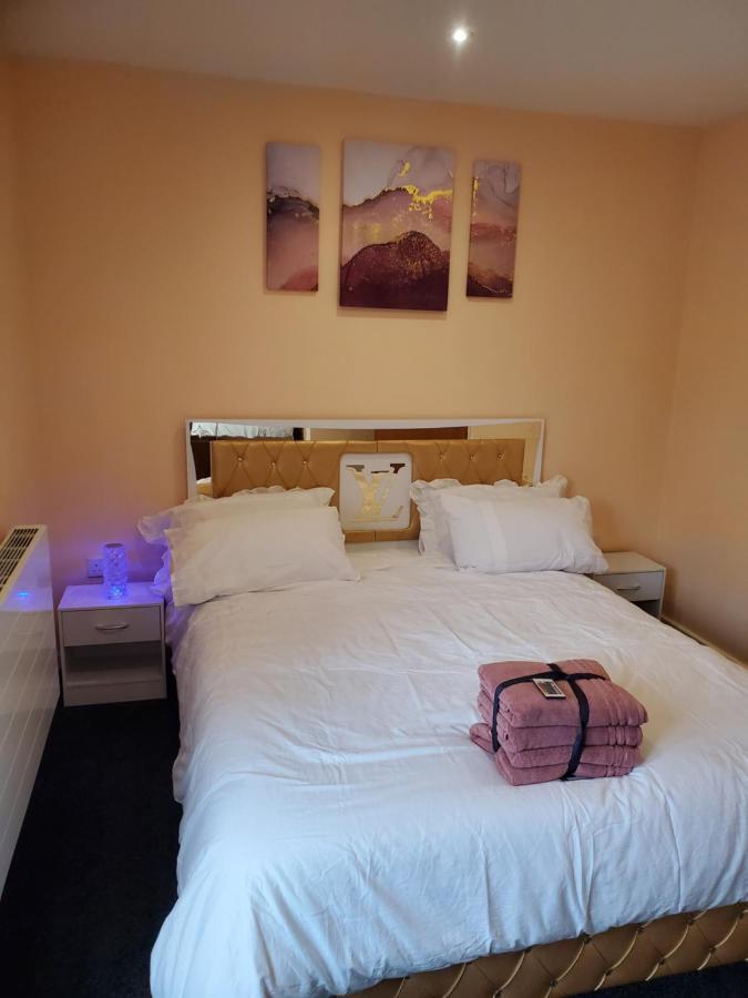 Beautiful & Elegant 2 Bed House
