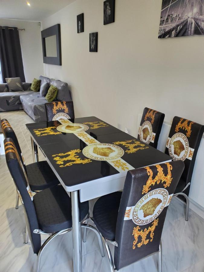 Apartment Beautiful & Elegant 2 Bed House Manchester