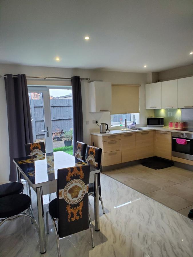 Apartment Beautiful & Elegant 2 Bed House Manchester