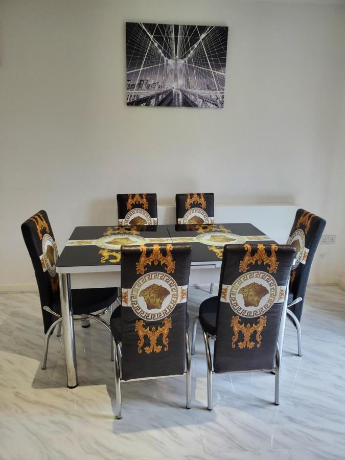 Beautiful & Elegant 2 Bed House *