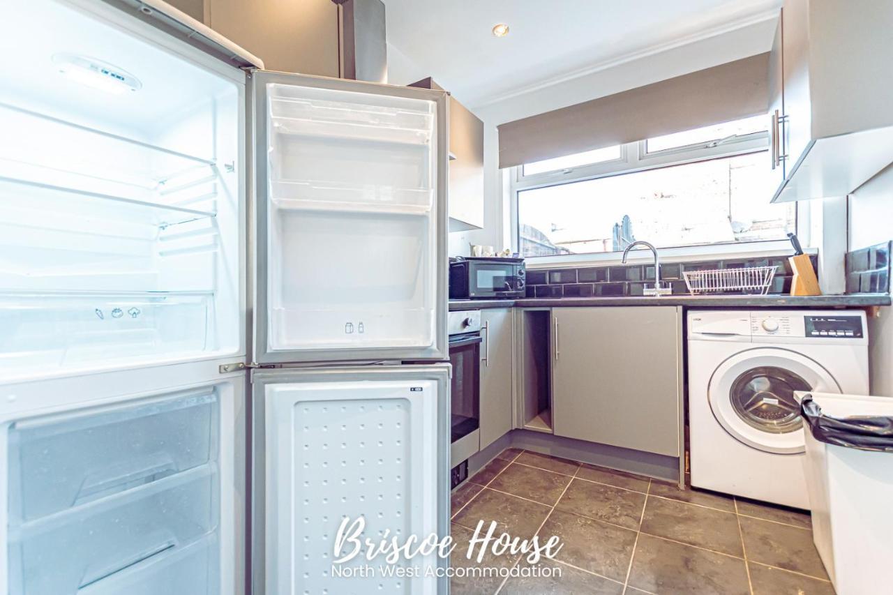 Briscoe Serviced * Manchester