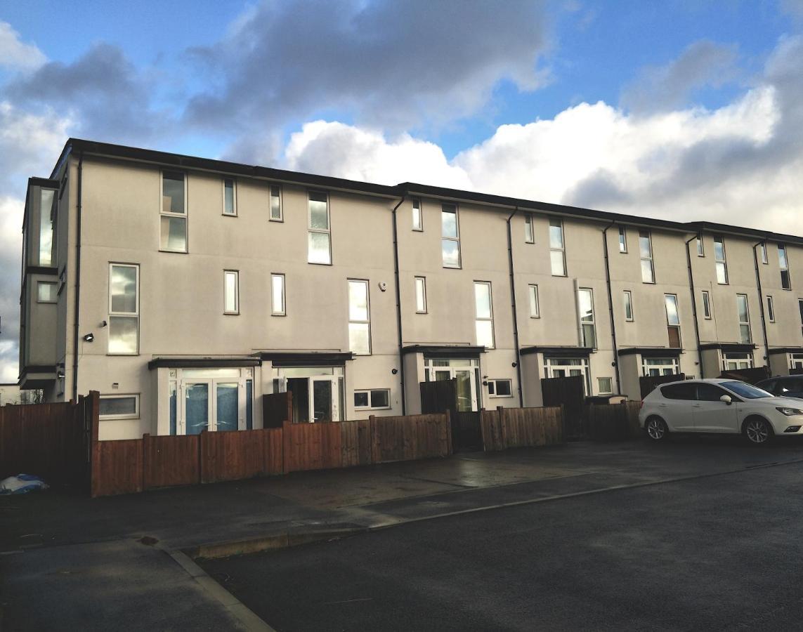 Private Bedroom - Shared Facilities - Free Parking - Close To Ethiad Centre Bed & Breakfast Manchester