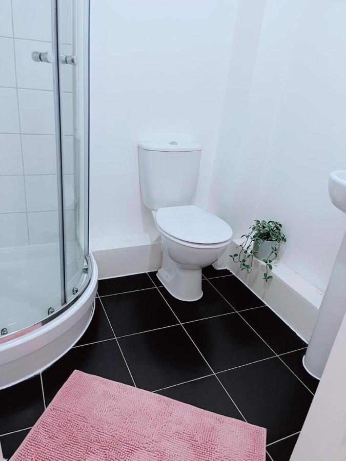 Homestay Modern Double Bedroom With Attached Bath