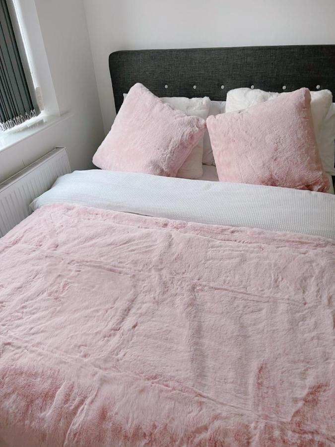 Homestay Modern Double Bedroom With Attached Bath