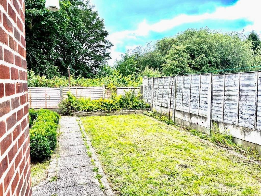 Appartement Spacious 3 Bedroom House - Sleeps 5 *