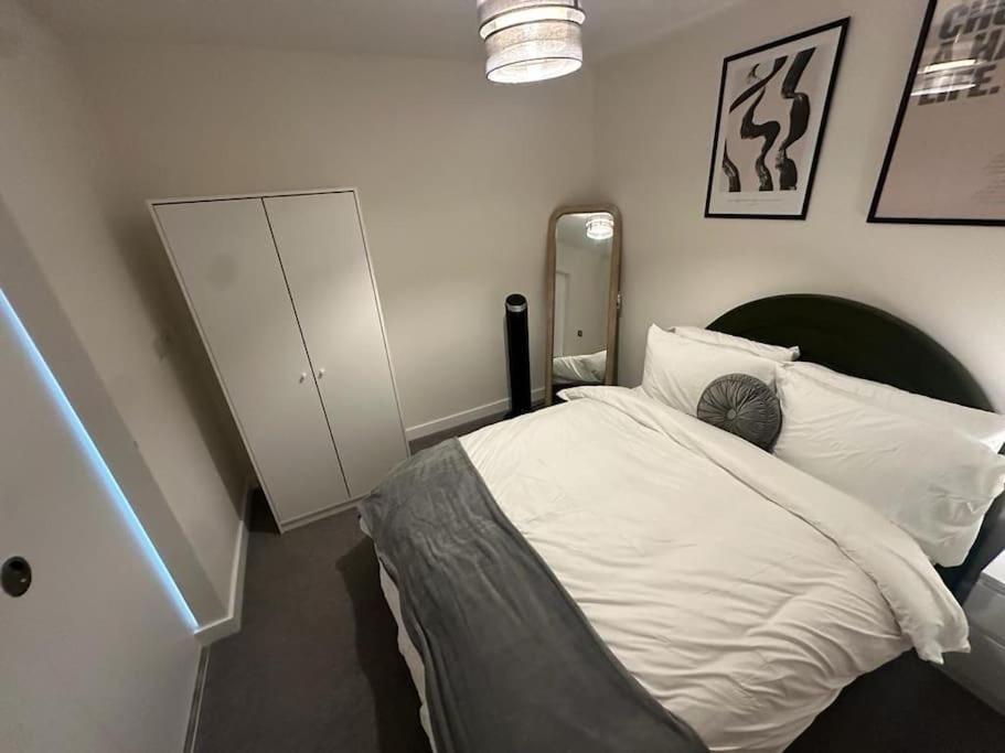 Stylish, Top-floor 1 Bed