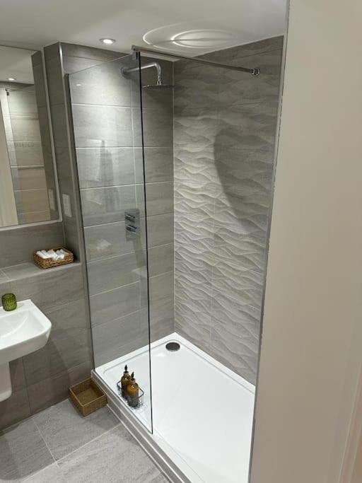 Stylish, Top-floor 1 Bed