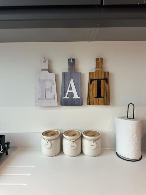 Stylish, Top-floor 1 Bed Appartement *