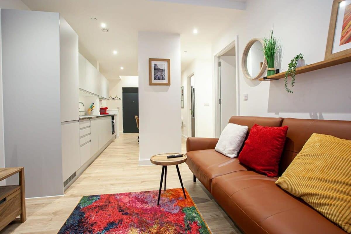 Super 2 Bed Close To Victoria Station