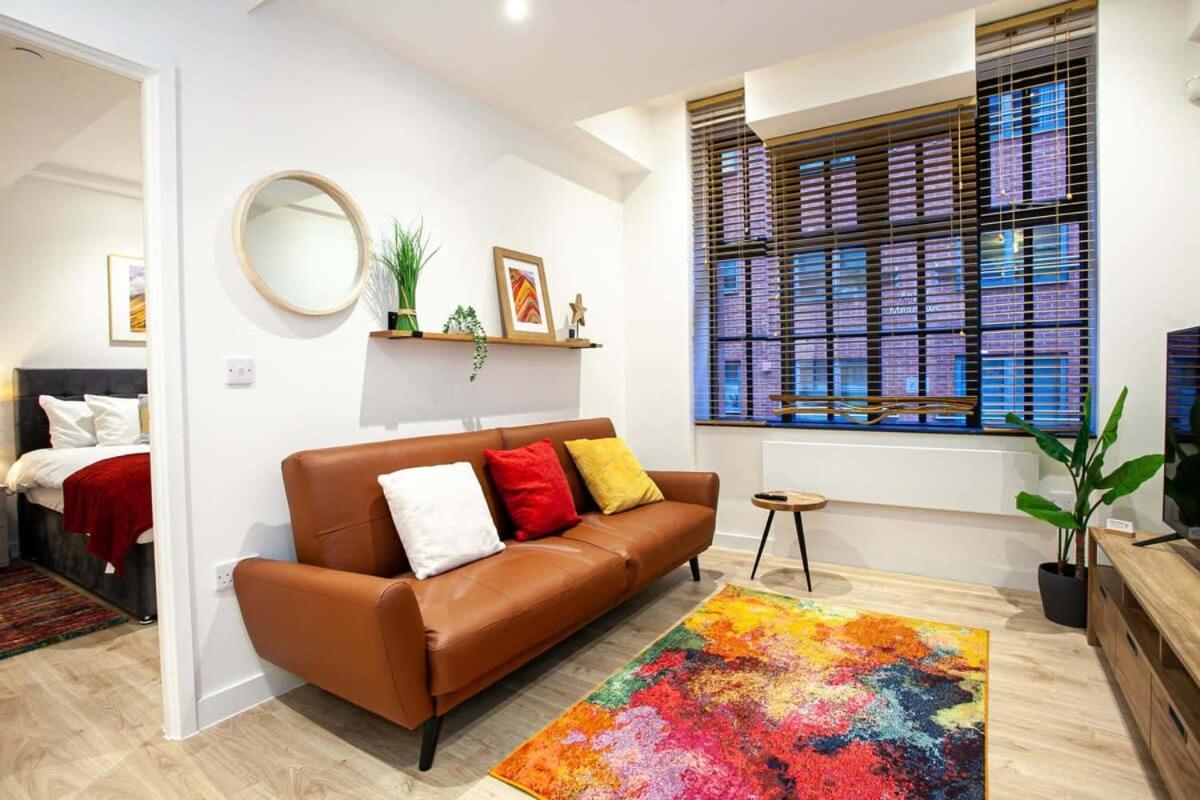 Super 2 Bed Close To Victoria Station *