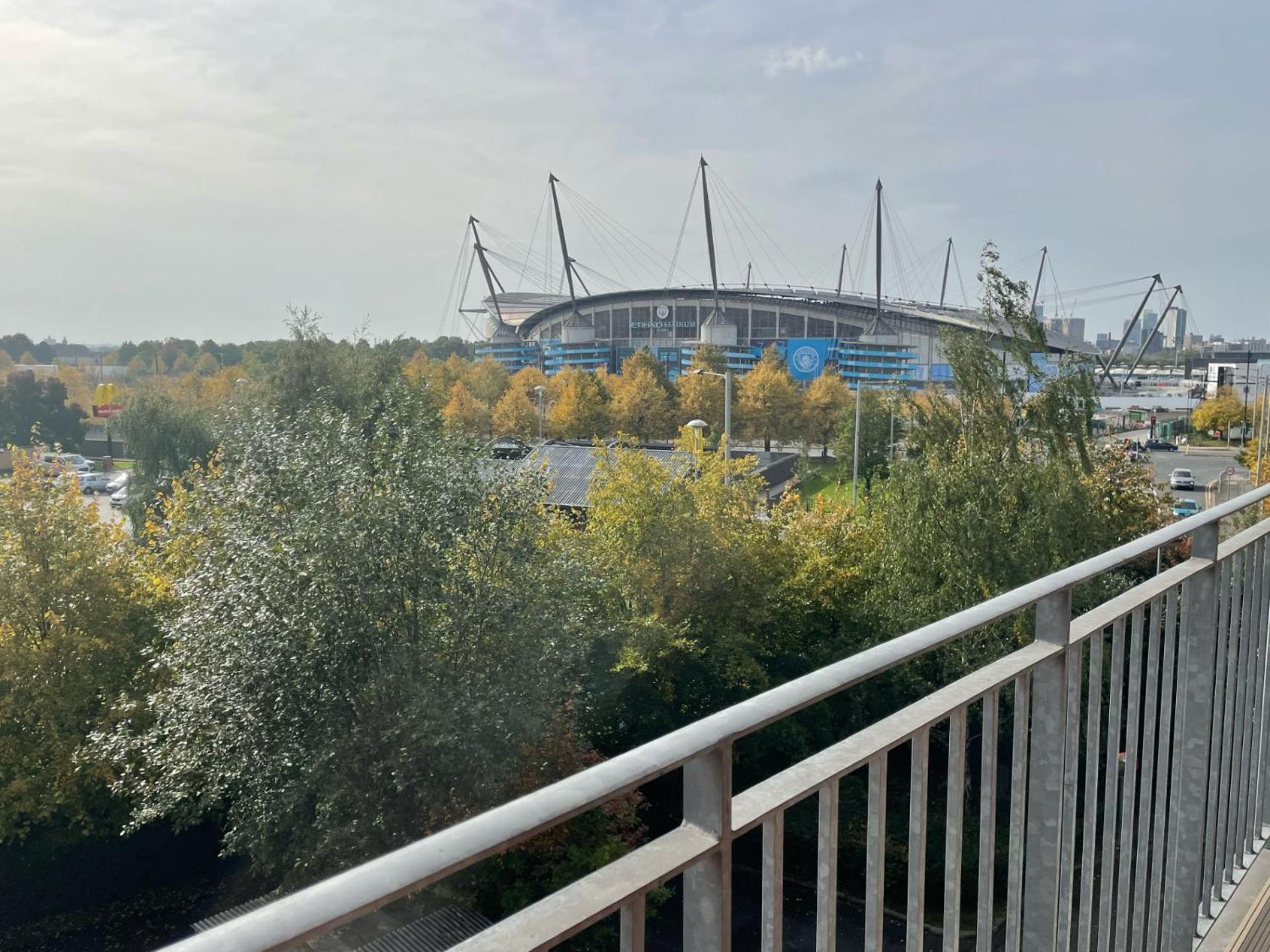 Balcony - Views Of Etihad Stadium - Near Coop Live Arena - Free Parking Appartement Manchester