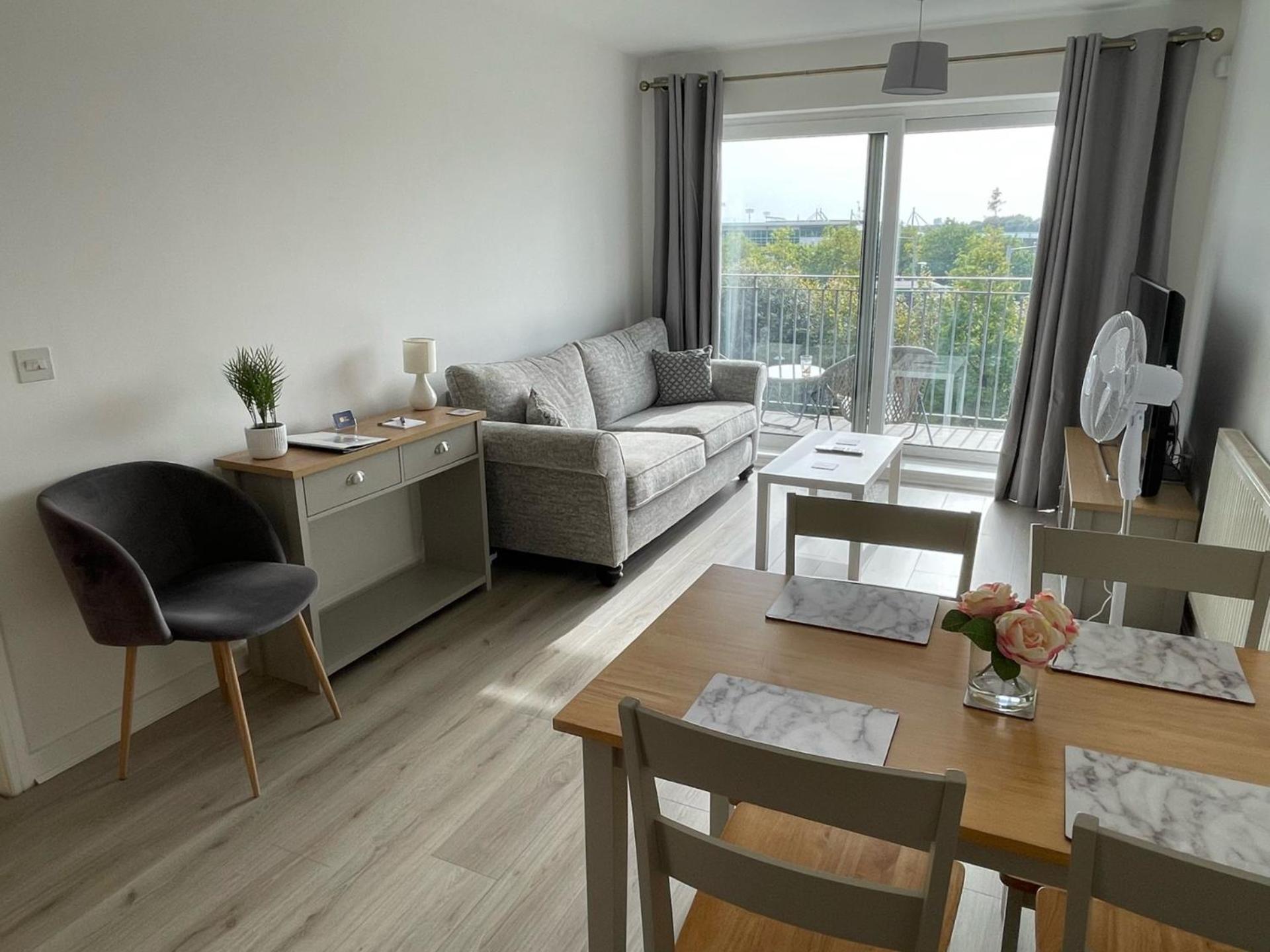 Balcony - Views Of Etihad Stadium - Near Coop Live Arena - Free Parking *