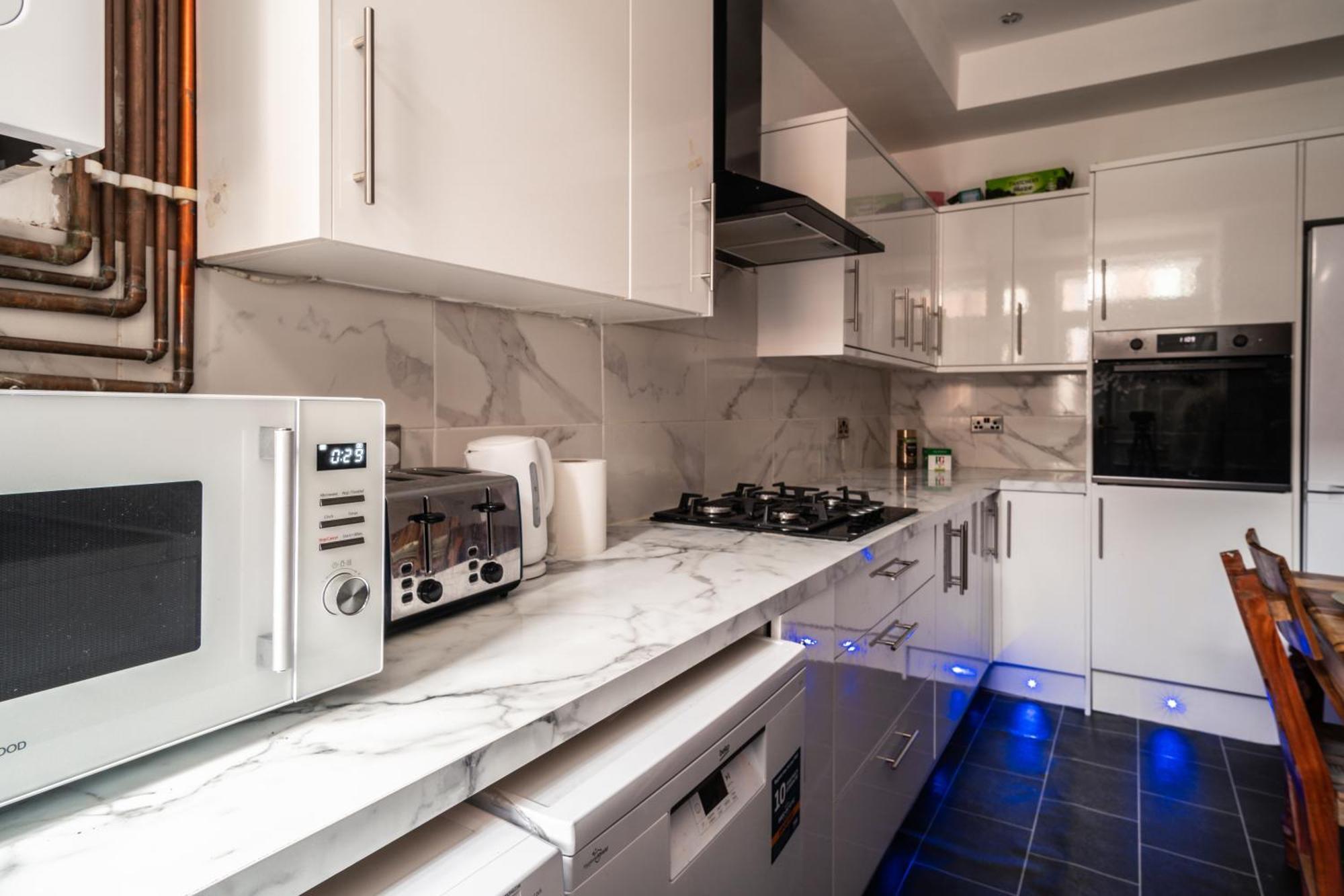Homestay Harmony House: Shared Spaces 3 *