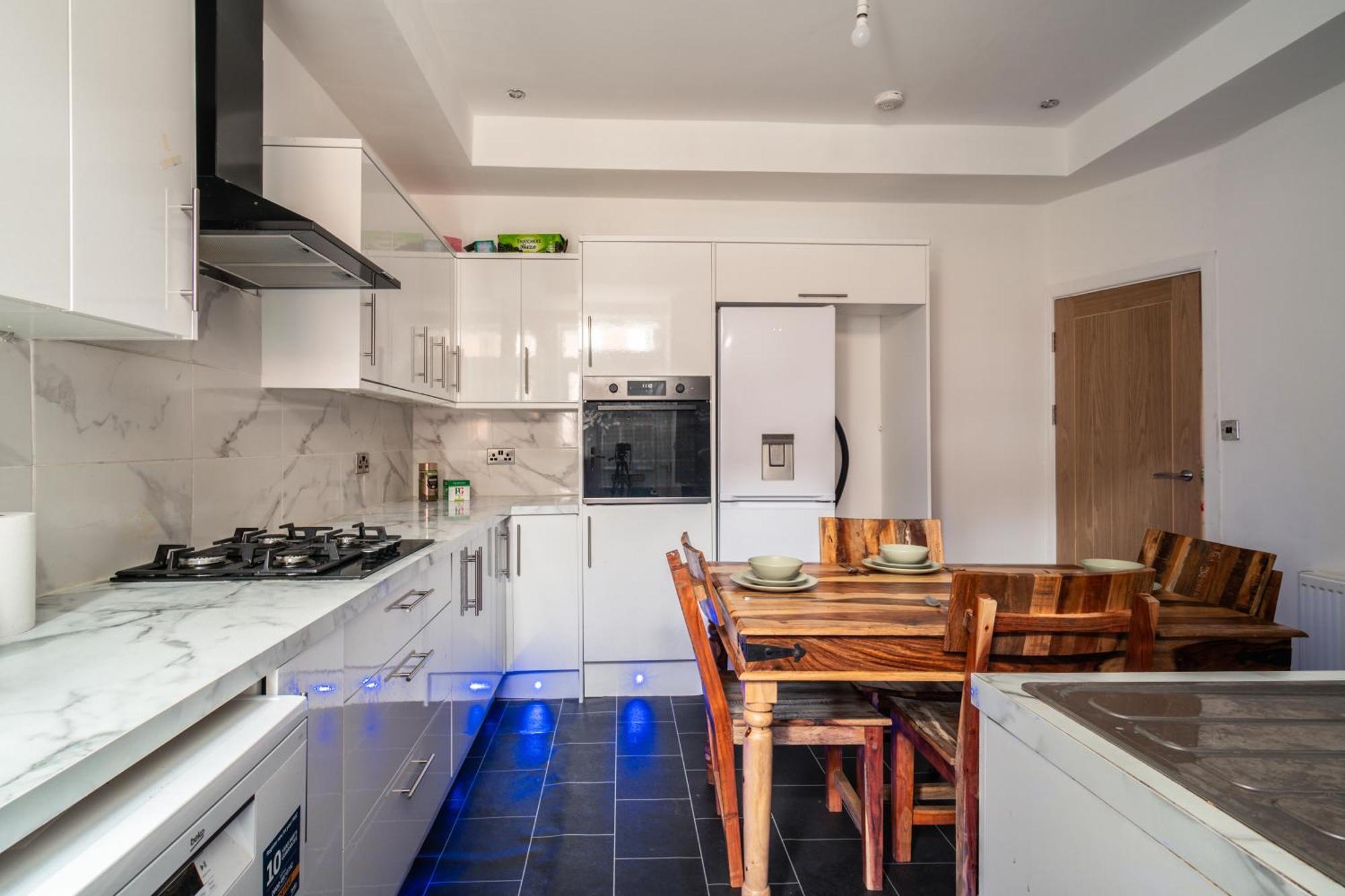 Harmony House: Shared Spaces 3 *
