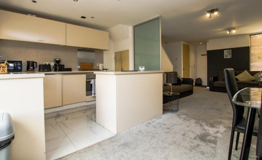 Exquisite Three Bedroom House Manchester