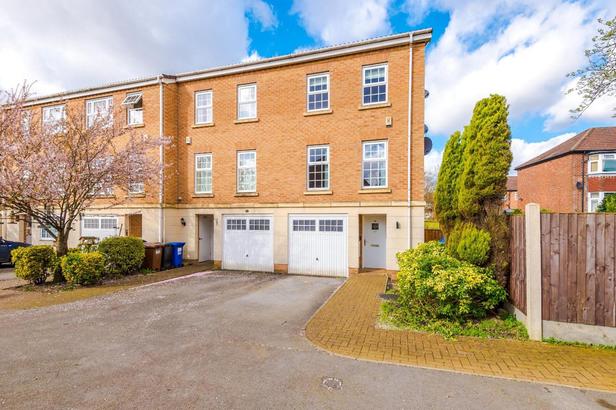 Apartment Cravenwood House