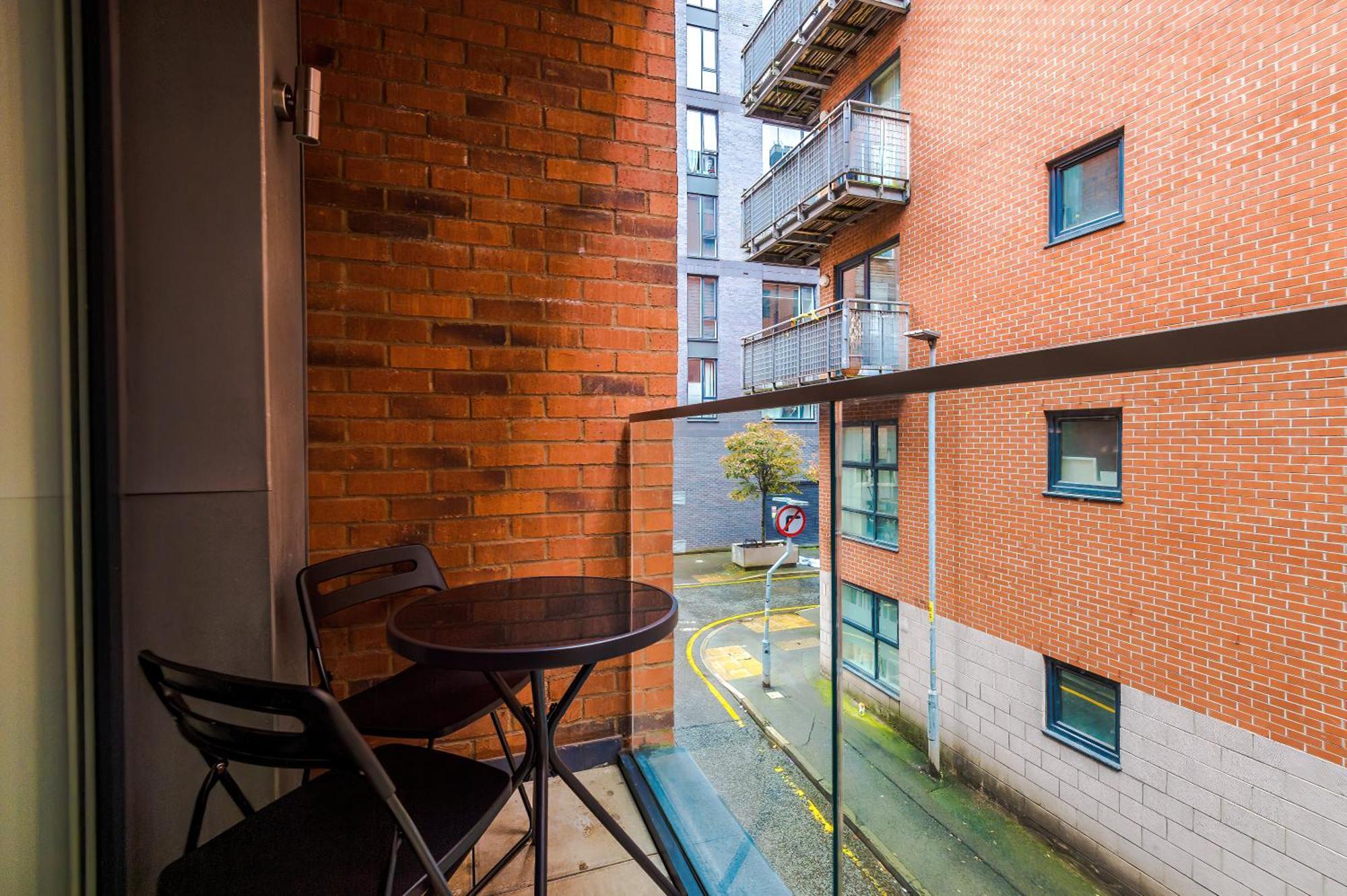 Hilltop Serviced Apartments- Northern Quarter Apartment
