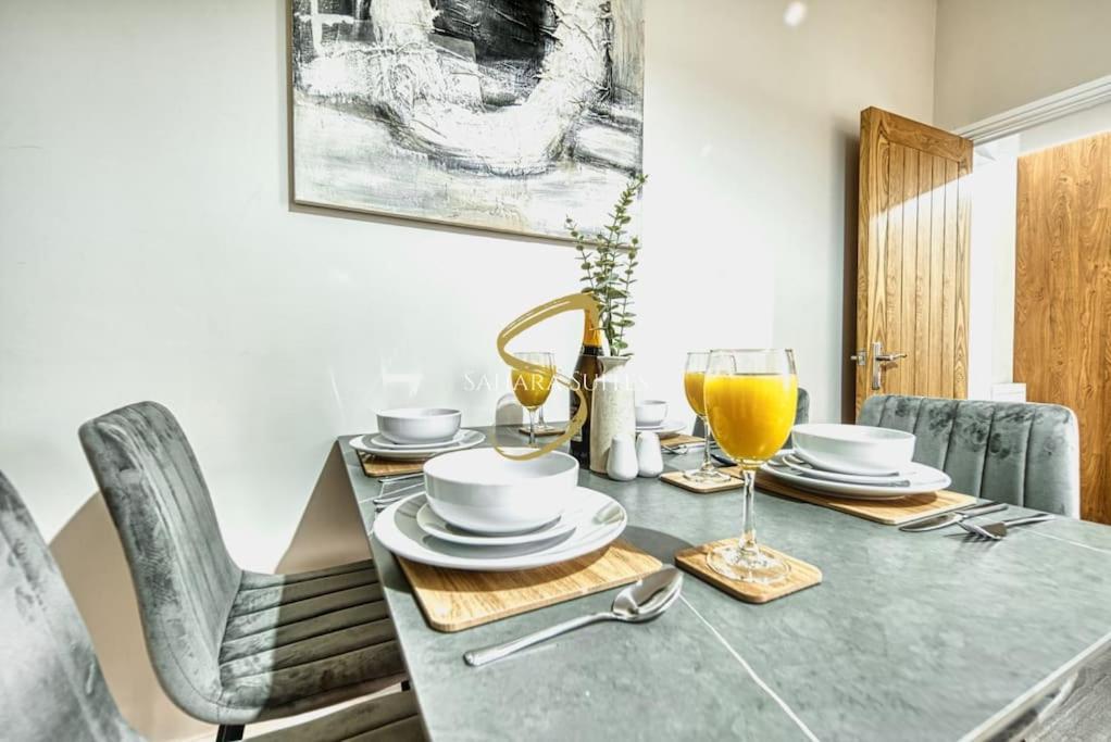 Spacious 5Br - Manchester - Ao, Etihad & Trafford - Parking * Manchester