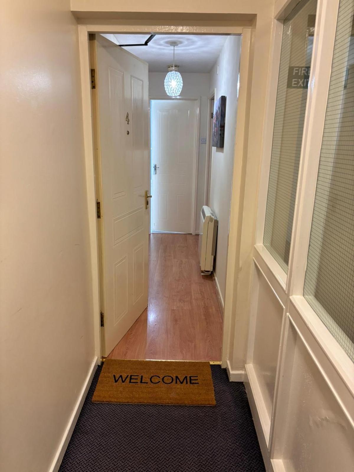 Apartment Lovely 2 Dbl Bed Near Heaton Park And North Hospital With Parking