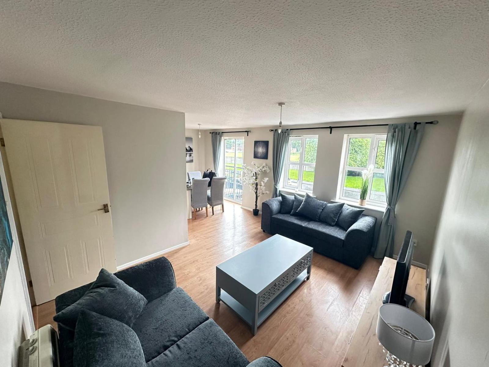Lovely 2 Dbl Bed Near Heaton Park And North Hospital With Parking Apartment Manchester