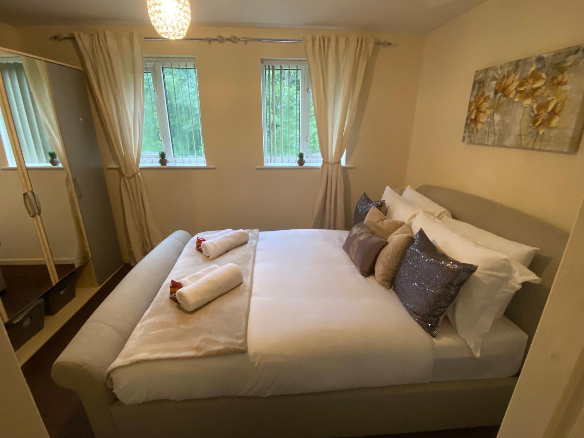 Apartment Lovely 2 Dbl Bed Near Heaton Park And North Hospital With Parking