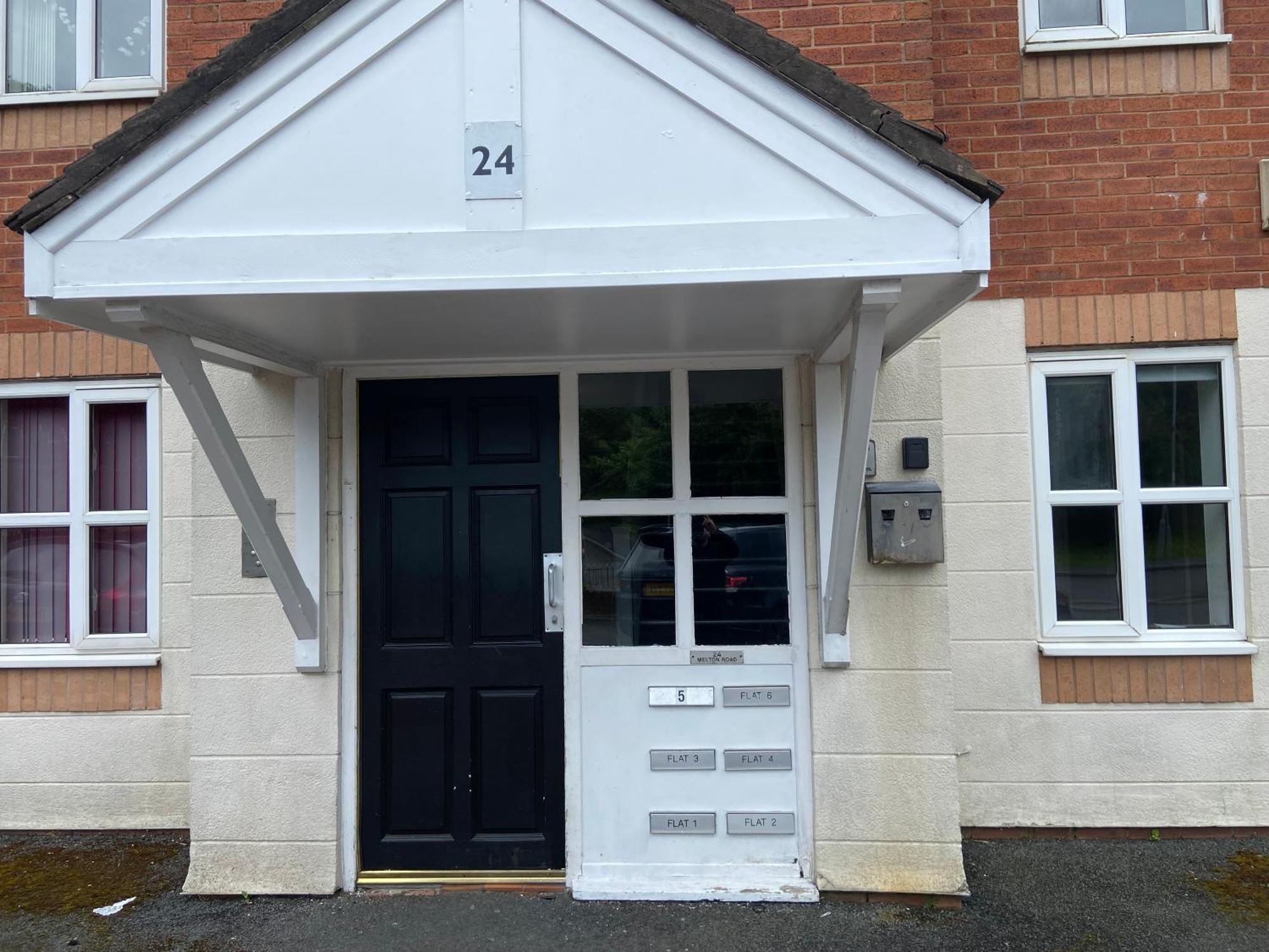 Lovely 2 Dbl Bed Near Heaton Park And North Hospital With Parking Apartment Manchester